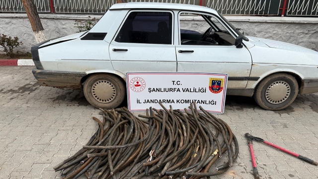 Kablo hırsızı suçüstü yakalandı