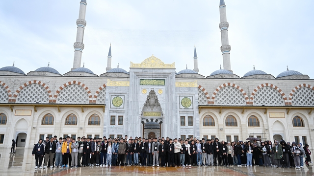 Başkan Altay: "Genç Seyyah projemizle bu yıl 25 bin 920 öğrencimizi daha İstanbul ile buluşturacağız"