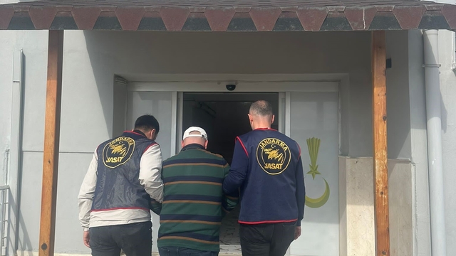 Hatay'da sahte isimle, sigortasız işlerde çalışarak  9 yıldır kaçan aranan şahıs JASAT operasyonuyla yakalandı