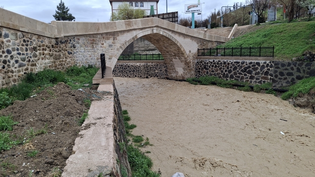 Beypazarı'nda sağanak etkili oldu