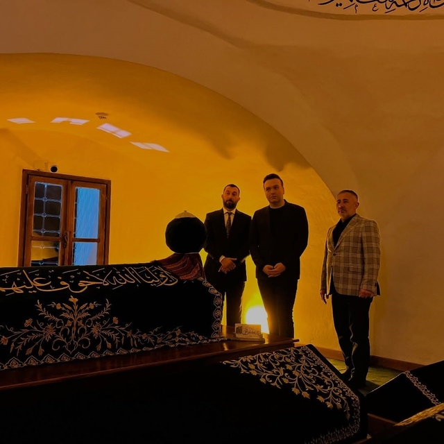 Bilecik'te Şeyh Edebali Türbesi'ne anlamlı ziyaret