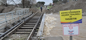 Manisa'nın Salihli ilçesi yağış felaketi yaşadı Manisa'da dereler taştı bir ev yıkıldı tarım arazileri sular altında kaldı Manisa'da felaket, havadan görüntülendi