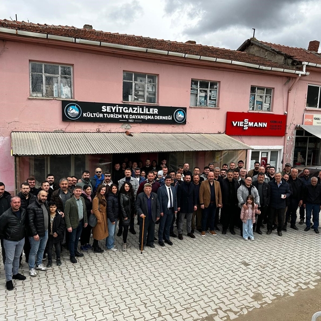 Seyitgazi'de genel kurul heyecanı
Başkan Emrah Sur, güven tazeledi