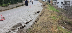 Sağanak sonrası yoldaki çökme, tedirginliğe neden oldu