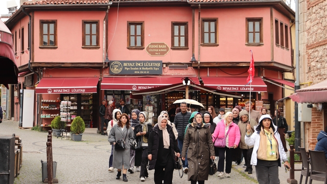 Termometreler düştü, kalabalık azalmadı: Eskişehir'de hafta sonu yoğunluğu