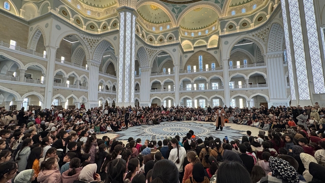 Şahinbey Millet Camii'nde çocuk sesleri