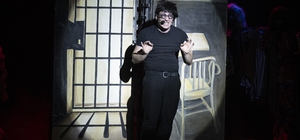 Mersin’de tiyatro şöleni ‘Eyvah Nadir’ ile sona erdi