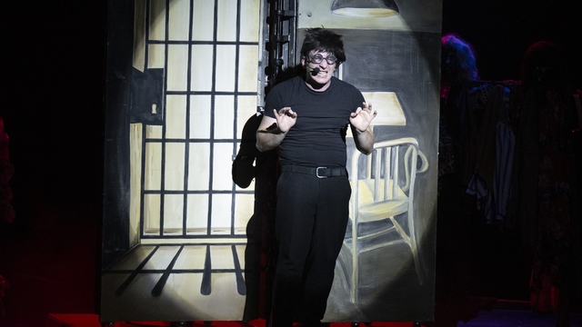 Mersin'de tiyatro şöleni 'Eyvah Nadir' ile sona erdi