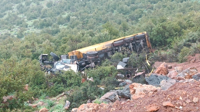 Gaziantep'te devrildikten sonra yanan tırın sürücüsü hayatını kaybetti