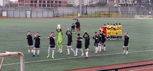 Alaşehir Belediyespor evinde yıkıldı