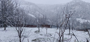 Beypazarı'nın yüksek kesimlerinde kar yağışı etkili oldu