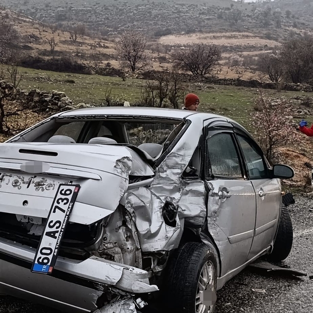 Batman'da otomobil yoldan çıktı: 1 yaralı