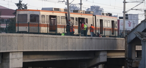 Adana'da hafif raylı sistemin bir vagonu raydan çıktı