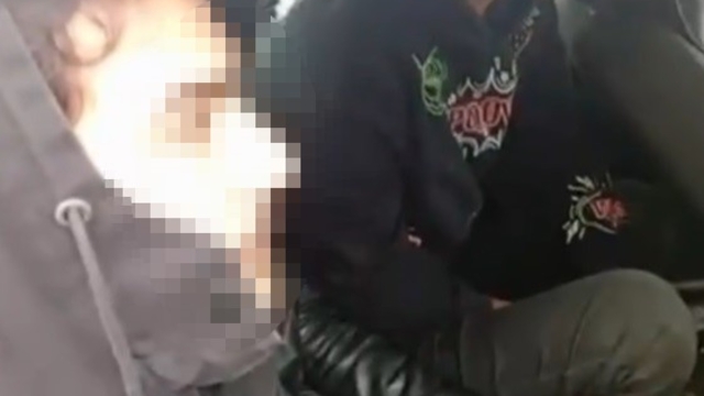 Durdurulan şüpheli araçta 5 kaçak göçmen yakalandı