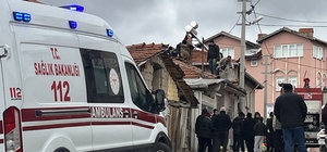 Kütahya'da tek katlı ev çıkan yangında kullanılamaz hale geldi