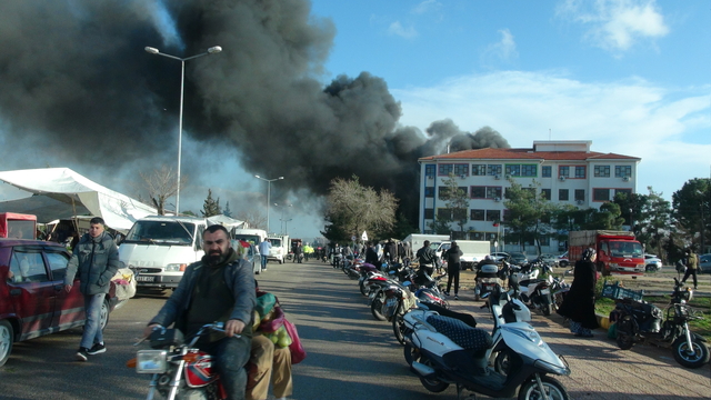 Kilis'te STK'ya ait prefabrikte yangın