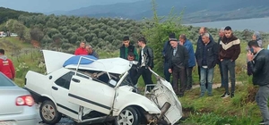 Manisa'da feci kaza: 1’i ağır 3 yaralı Otomobil ile canlı hayvan yüklü tır çarpıştı