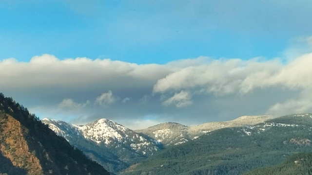 Köyceğiz Sandras Dağı'na Mart ayının sonunda kar yağdı