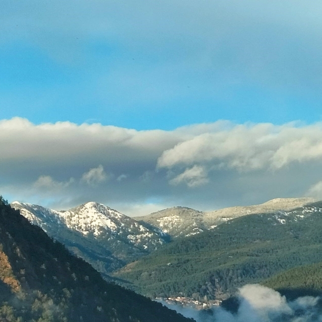 Köyceğiz Sandras Dağı'na Mart ayının sonunda kar yağdı