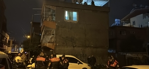 Adana'da bir binanın damında meydana gelen patlamada 2 kişi yaralandı