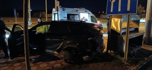 Batman’da iki otomobil kafa kafaya çarpıştı: 1 yaralı