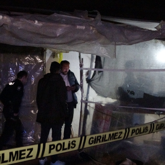 Genç kadın evde silahla göğsünden vurulmuş halde ölü bulundu