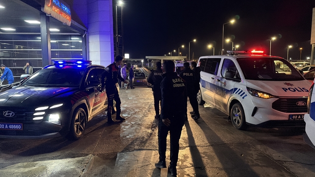 Yaralı yakınları hastanede birbirine saldırdı