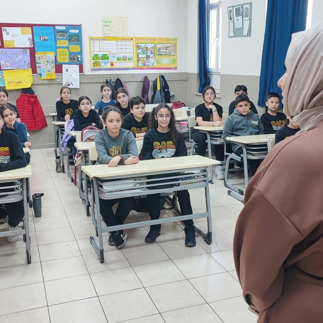 "İyilik" kuyruğu
Adana'da öğrenciler lösemili çocuklara yardım etmek için h...