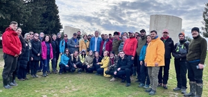 Biga'da STK'lardan şehitlerin anısına 9 kilometrelik yürüyüş