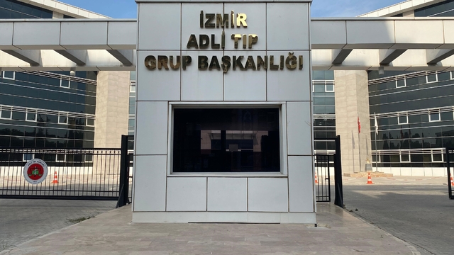 İzmir'de sahilde yeni doğmuş bebek cesedi bulundu