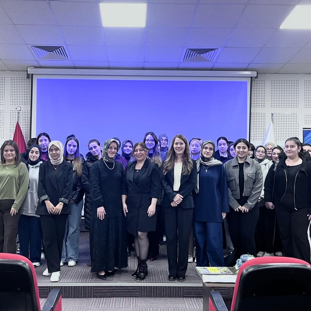 Kütahya'da 'Denetimli Serbestlikte Sosyal Hizmetin Rolü' konulu panel