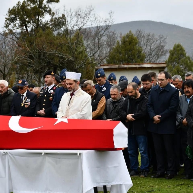 Kıbrıs Gazisi Selahattin Akmes son yolculuğuna uğurlandı