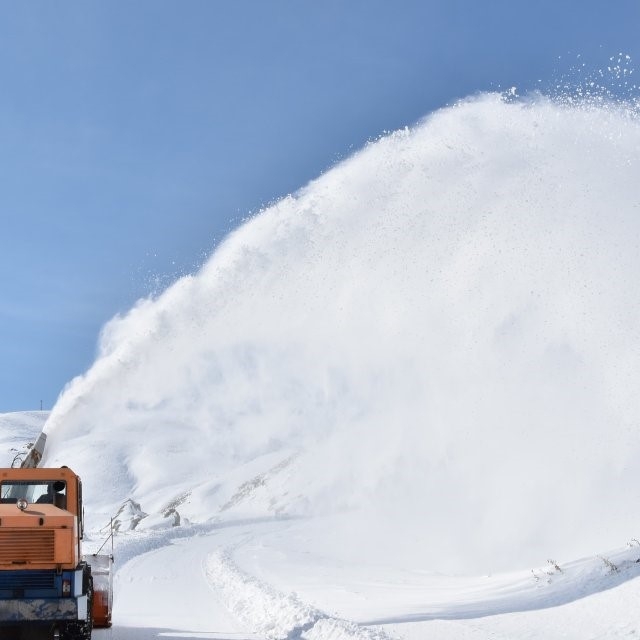 Hakkari'de 74 yerleşim yerinin yolu ulaşıma kapandı