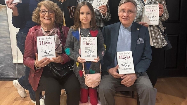 ESOGÜ Öğretim Üyesi Prof. Dr. Hikmet Hassa'dan 'Film Şeridi Gibidir Hayat' adlı söyleşi ve imza günü