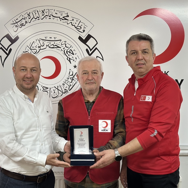 Kızılay Manisa'dan Ramazan başarısına ödül yağmuru