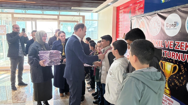 Zeka şampiyonları Siverek'te B-buluştu