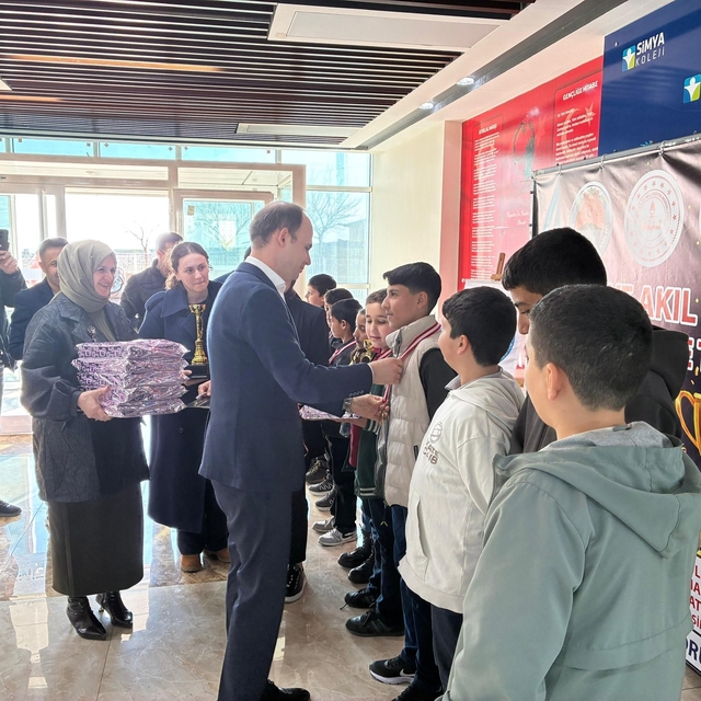 Zeka şampiyonları Siverek'te B-buluştu