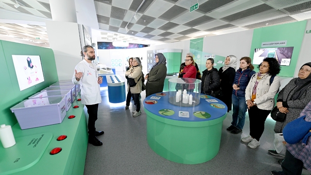 Mersin'de tekstil atıkları kadın emeğiyle yeniden hayat buluyor