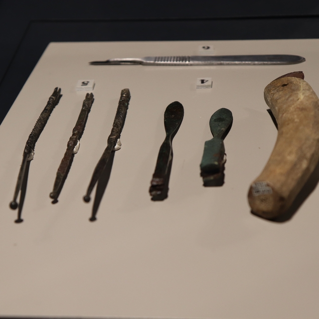 Denizli'de Antik Tıp Aletleri Sergisi yoğun ilgi gördü