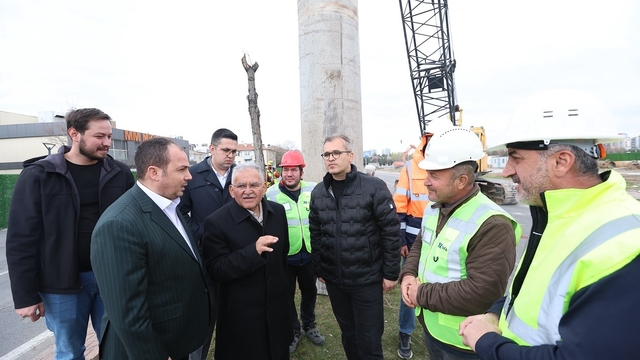 Başkan Büyükkılıç, Kartal Katlı Kavşağı Projesi'ni sahada inceledi
