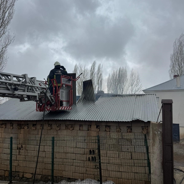 Van'ın Muradiye ilçesinde tandır evi yangını