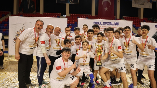 Niğde'de hentbol şöleni büyük heyecanla sona erdi