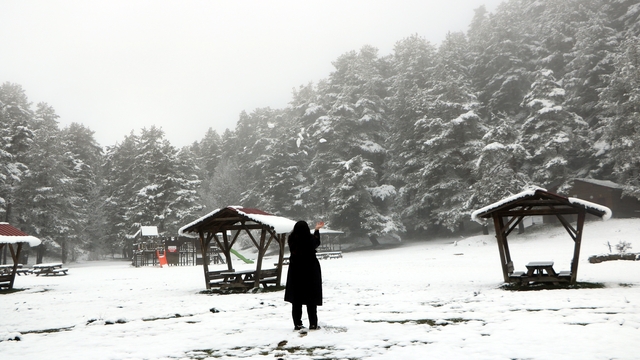 Abant, beyaz örtüyle kaplandı