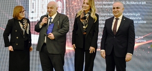 Musa Özgüçlü'ye "Sağlığa En Büyük Yatırım Yapan Hayırsever" ödülü Oba Makarna sağlık yatırımlarıyla ödüllendirildi