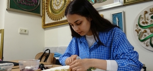 Binlerce çivi ve metrelerce bakır telle hayaller sanata dönüşüyor