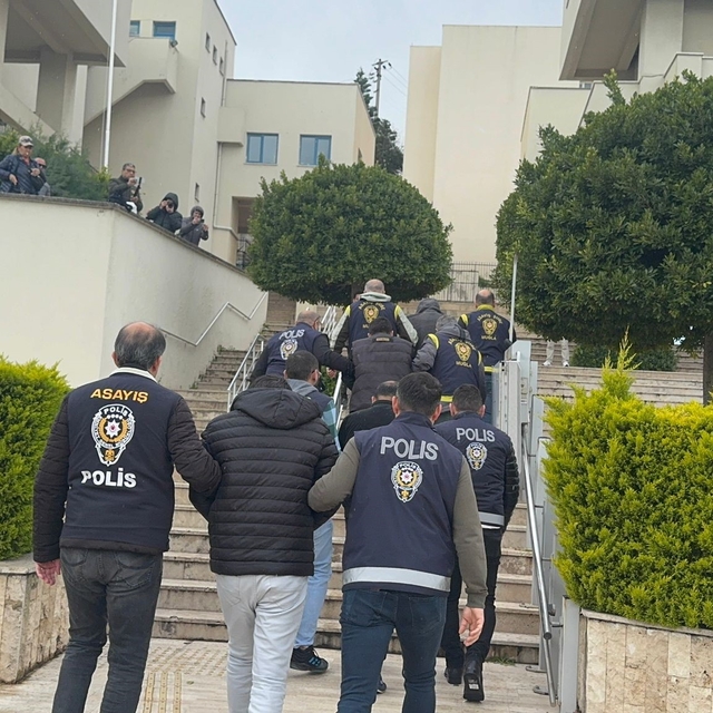 Turistleri hedef alan dolandırıcılık şüphelileri adliyeye sevk edildi