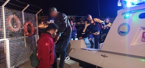 Denizin ortasında zamanla yarış Gemide rahatsızlanan şahsa sahil güvenlikten hayat kurtaran müdahale