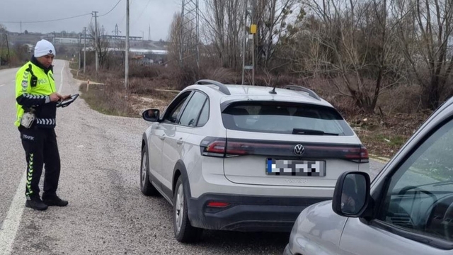 Bilecik'te trafik denetimleri aralıksız sürüyor