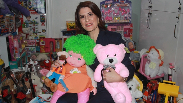 44'üncü yaş gününde hediye yerine oyuncak istedi: Oda dolusu oyuncak ile sevgi evlerindeki çocukları mutlu edecek