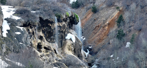 Tabiat parkı ilan edilen Dipsizgöl Şelalesi'nde düzenleme çalışması